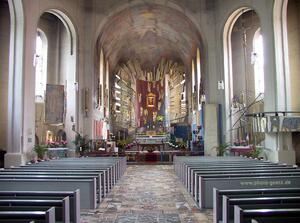 Bild vergrößern: Wunderschöner Altar mit Marienbild in der Kreuzbergkirche.
