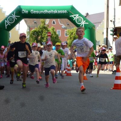 Bild vergrößern: Charity Stadtlauf 2017 - Bambinilauf
