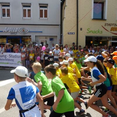 Bild vergrößern: Charity Stadtlauf 2017 - Schülerlauf