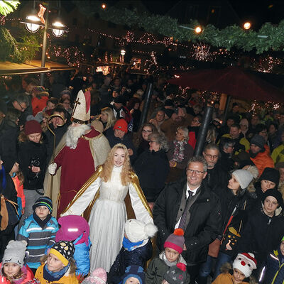 Bild vergrößern: 2017 Eröffnung Weihnachtsmarkt Bild2