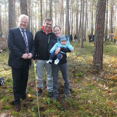 Bild vergrößern: Baumpflanzaktion Oktober 2019_03