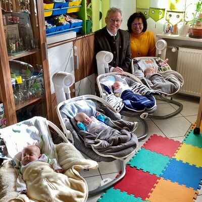 OB Besuch bei Vierlingen