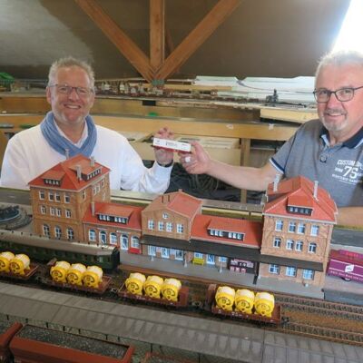 Bild vergrößern: Besuch bei Schwandorfer Modellbahner 04-20_01