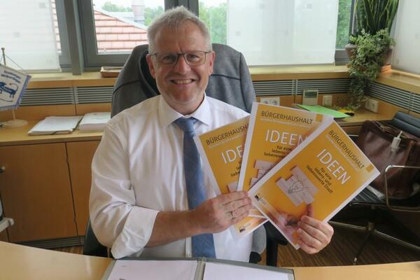 Bild vergrößern: Oberbürgermeister Andreas Feller ruft die Bevölkerung zum Mitmachen auf.