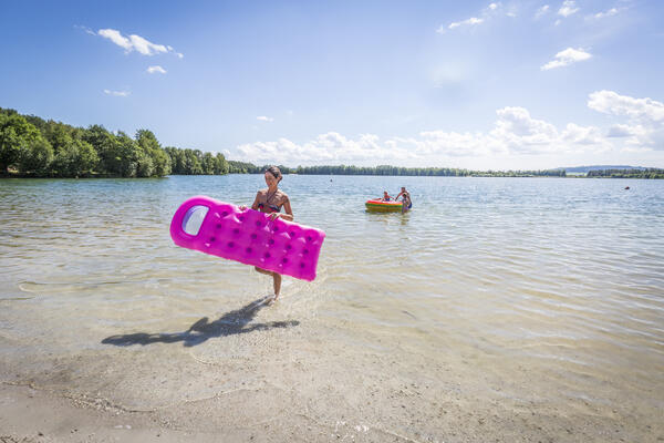 Flacher Sandstrand am Klausensee