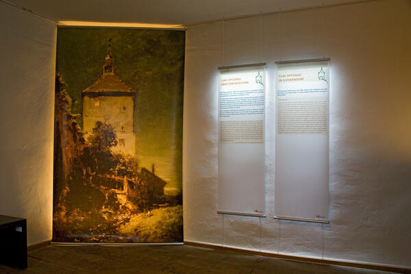 Eine wundersch&ouml;ne Nachbildung vom Maler Carl Spitzweg befindet sich am Blasturm - Stadtturm im Mondschein

