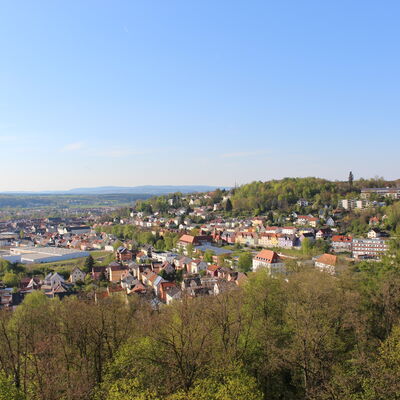 Bild vergrößern: Eine wunderbare Aussicht vom Turm der Kreuzbergkirche.