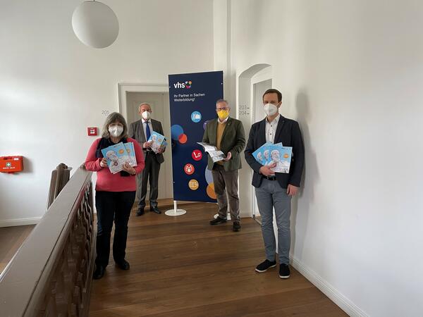 Bild vergrößern: Neues Programm der Volkshochschule Schwandorf