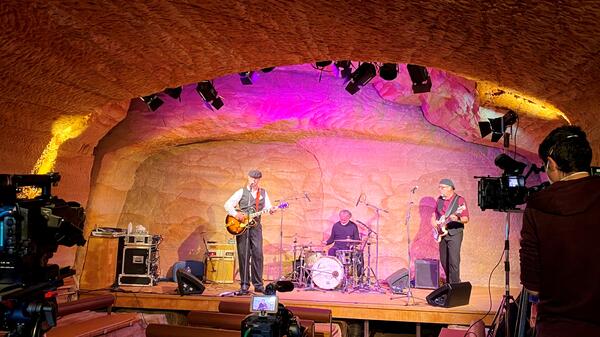 St. Johnny Blues Band auf einer Bühne