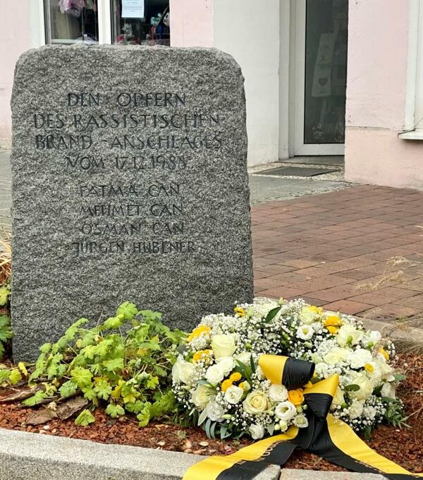 Bild vergrößern: Gedenkstein Habermeierhaus