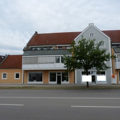 Bild vergrößern: Frontansicht 2 - Regensburger Str. 26