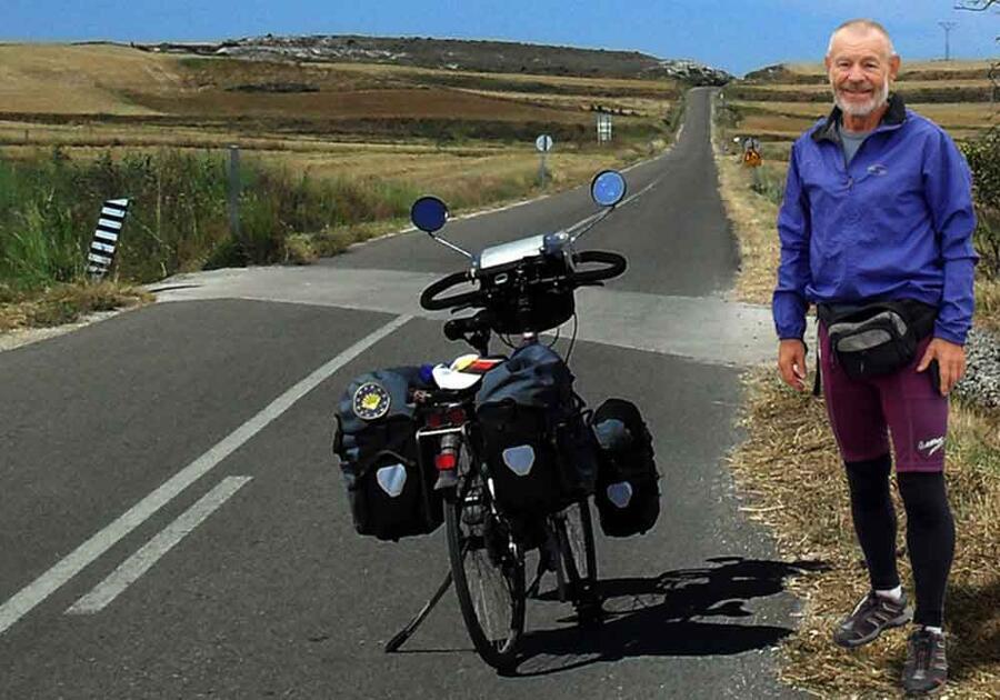 Bild vergrößern: Portaitbild mit Fahrrad