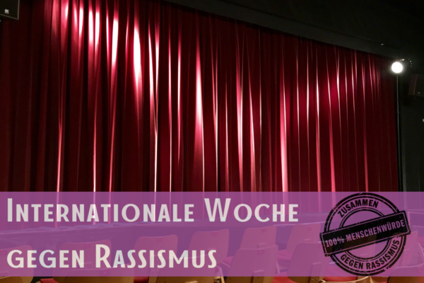 Bild vergrößern: Theaterleinwand