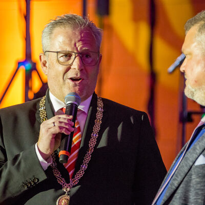 Nahaufnahme von Herrn Oberbürgermeister Andreas Feller am Mikrofon