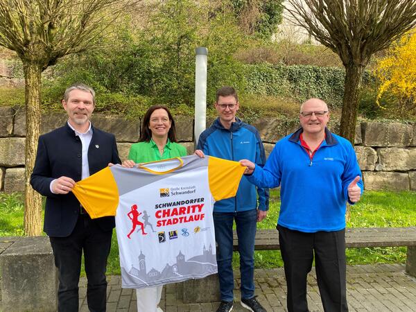 Bild vergrößern: Charity Stadtlauf - Prsentation Laufshirt 2023