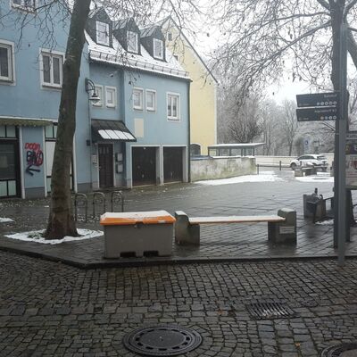 Bild vergrößern: Internet Stettnerplatz ohne Aufenthaltsqualität
