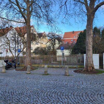 Bild vergrößern: Internet Technikgebäude fehlt A.K.Platz
