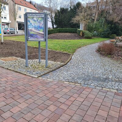 Bild vergrößern: Internet Wendelinplatz ohne Bepflanzung und Bäume