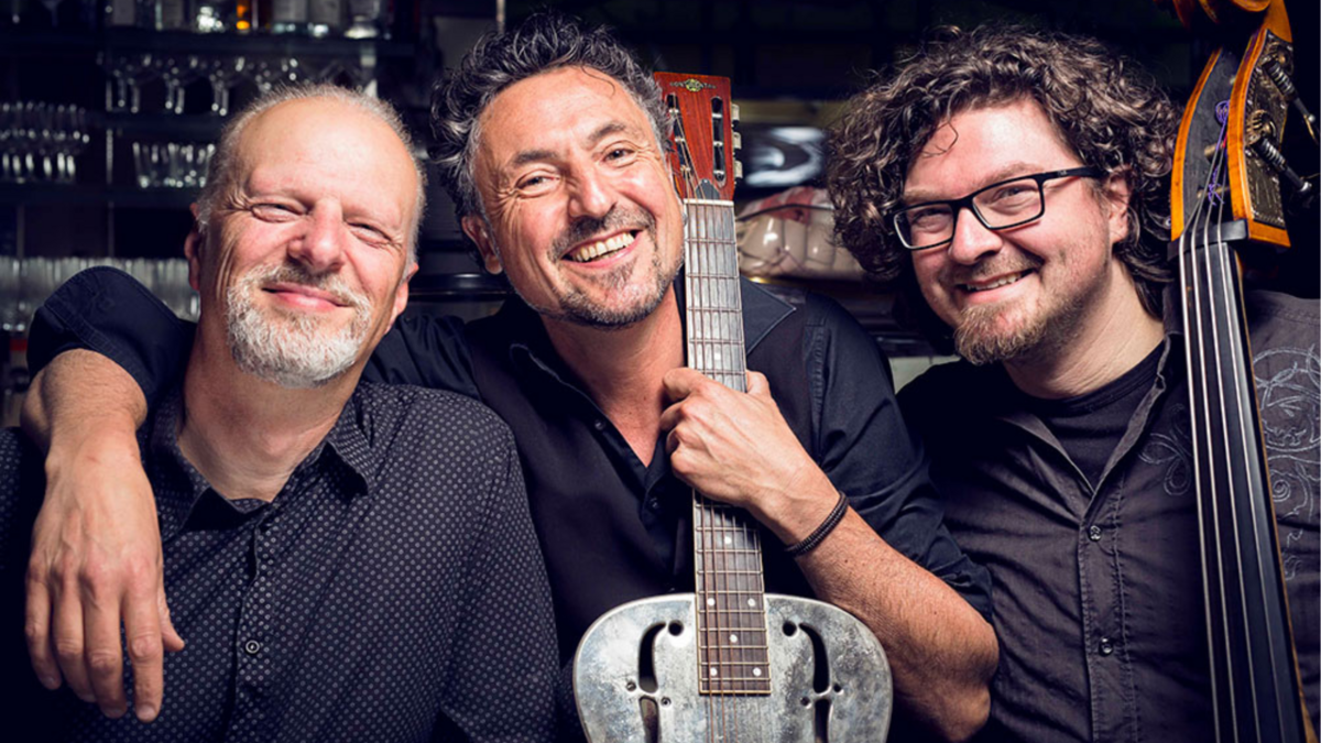 Bild vergrößern: Der Musiker Richie Necker (mittig) mit seinen Bandkollegen Erich Parzefall, Chris Colter und Jochen Beckert.