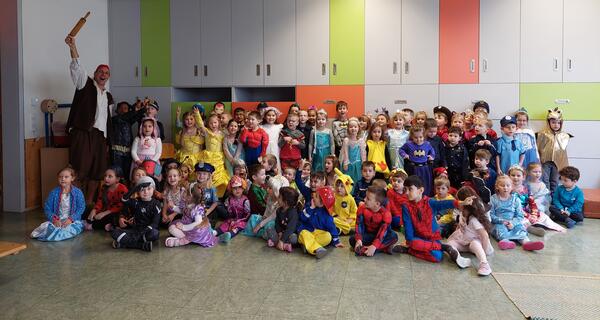 Bild vergrößern: Städtischer Kindergarten Fasching 2024