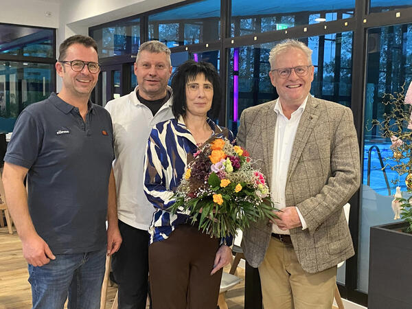 Bild vergrößern: Neue Gastronomie Hallenbad