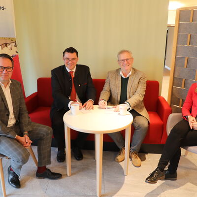 Bild vergrößern: 2024_11_12_Schwandorf_Bruder_Gerhard_Hospiz_Starke_Partner_fr_das_Bruder_Gerhard_Hospiz_1