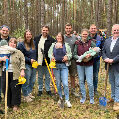 Bild vergrößern: Baumpflanzaktion April 2025_Foto_Andreas Hofmeister (2)