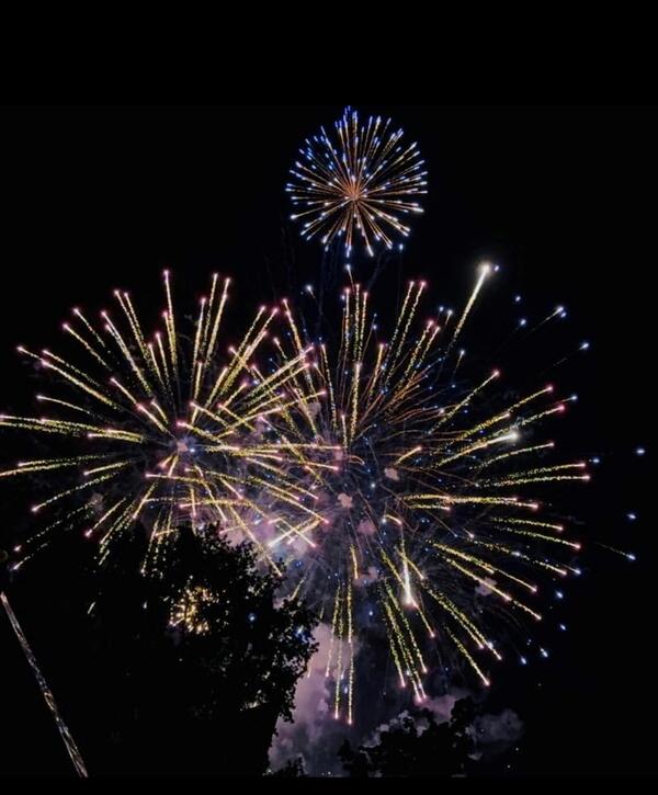 Bild vergr&ouml;&szlig;ern: Feuerwerk-Schwandorf bei Nacht