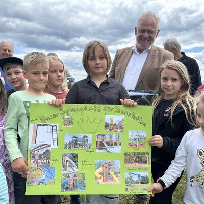 Bild vergrößern: Spielplatz Kronstetten_Foto Lara Schmaus (2)