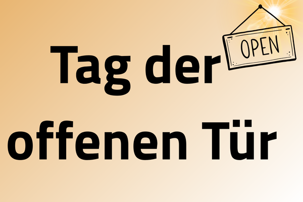Grafik mit orangem Hintergrund auf dem "Tag der offenen Tür" steht
