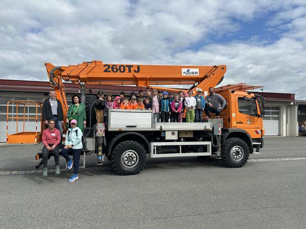 20250530_Kreuzbergschüler besuchen Bauhof Foto Lara Schmaus
