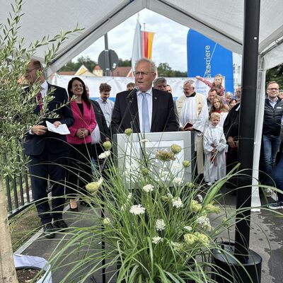 Bild vergrößern: Rede OB Feller Verkehrsfreigabe Naabbrcken