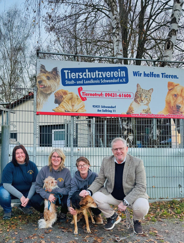 Bild vergrößern: OB besucht Tierheim_Foto_Daniel Weigl