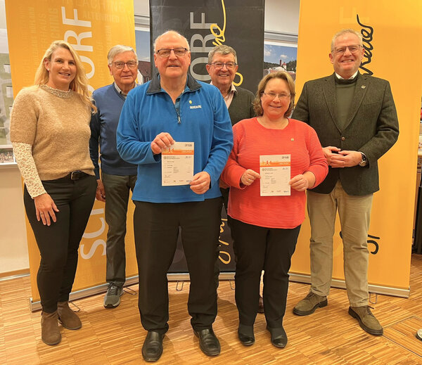 Bild vergrößern: Sportabzeichen an Alexandra und Armin Wolf_Foto_Andreas Hofmeister