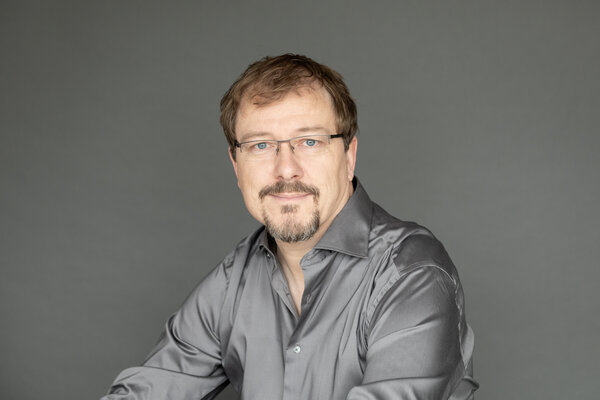 Bild vergr&ouml;&szlig;ern: Portrait des Pianisten und Komponisten Oliver Drechsel