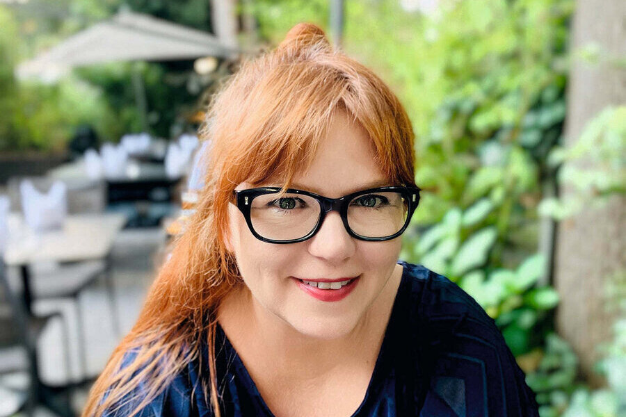 Bild vergr&ouml;&szlig;ern: Portraitbild von Frau Sanders Anne