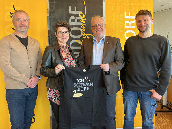 Bild vergr&ouml;&szlig;ern: Begr��ung Katrin Urmann_Foto_Andreas Hofmeister