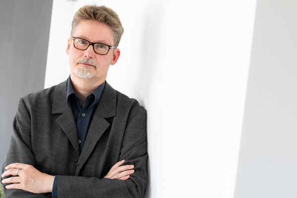Bild vergr&ouml;&szlig;ern: Portrait des K&uuml;nstlers