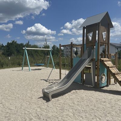 Bild vergr&ouml;&szlig;ern: Er�ffnung Spielplatz Rothlinde 01