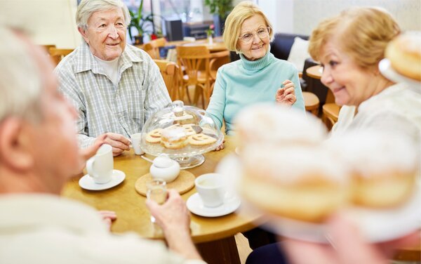 Bild vergr&ouml;&szlig;ern: Senioren Kaffeenachmittag