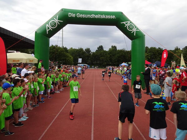 Schüler beim Bambini-Lauf 2019               