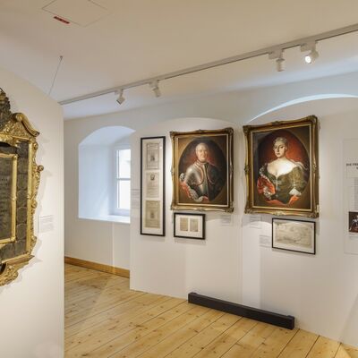 Bild vergrößern: Fotografie der Ausstellungsfläche