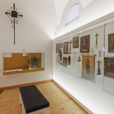 Bild vergrößern: Fotografie der Ausstellungsfläche